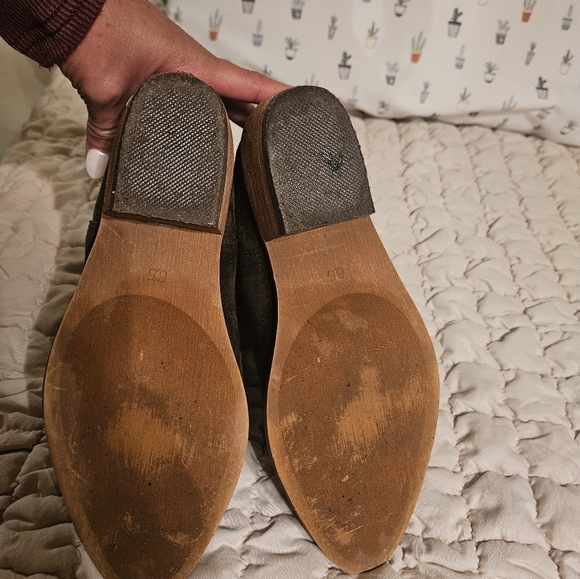 Boots - Picture 5 of 6